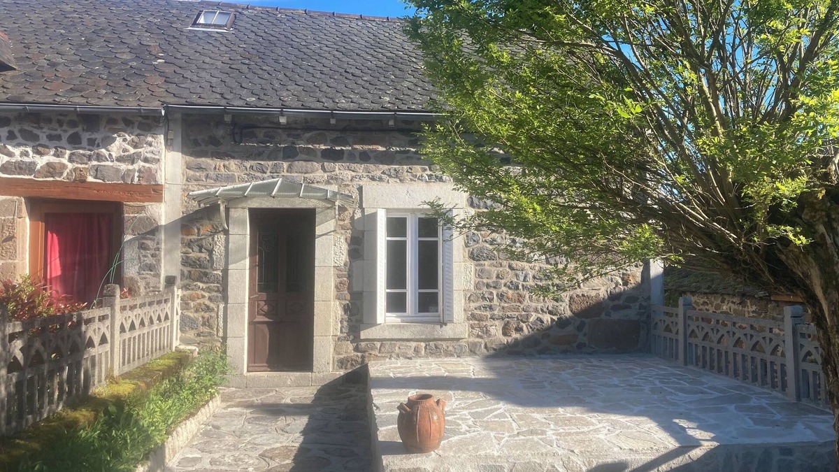 Le Monteil House | Vrbo Property
