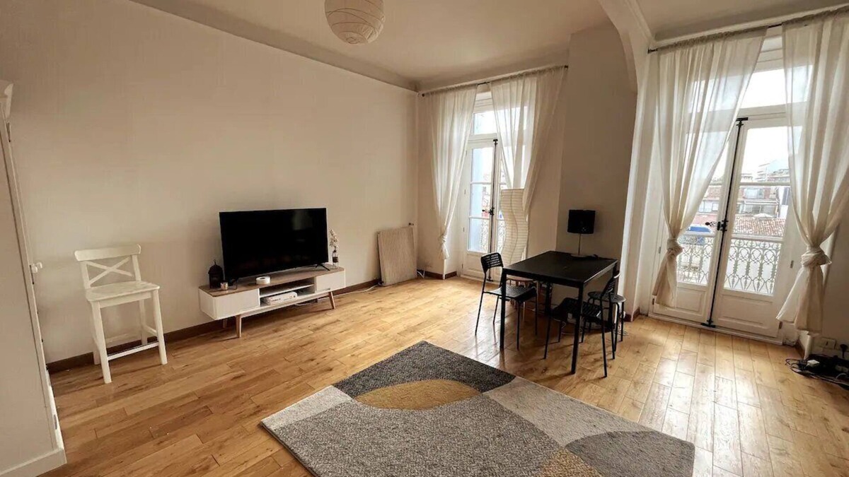 Gares Apartment | Vrbo Property