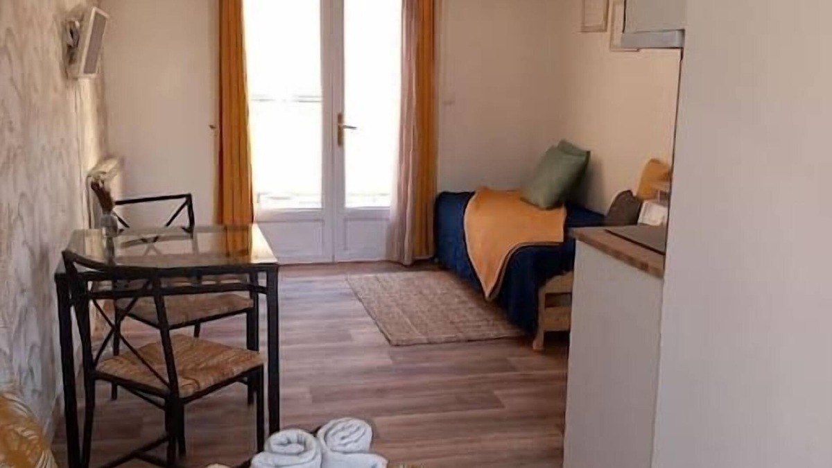 Puiseux-en-France Apartment | Vrbo Property