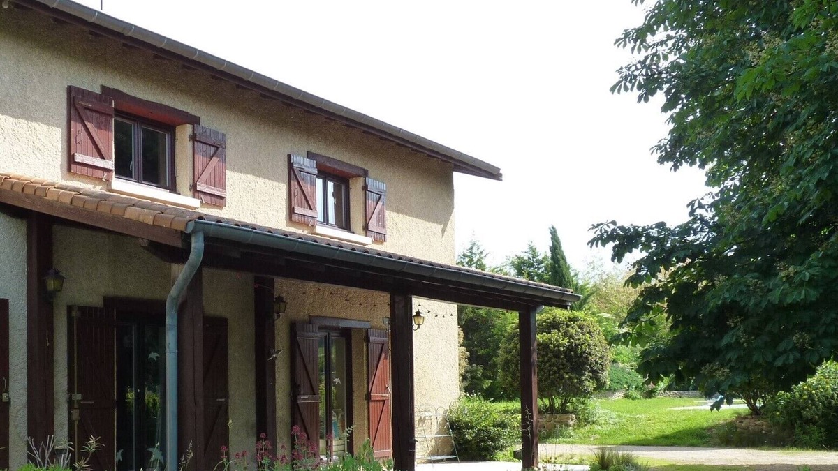 Ville-sous-Anjou House | Vrbo Property
