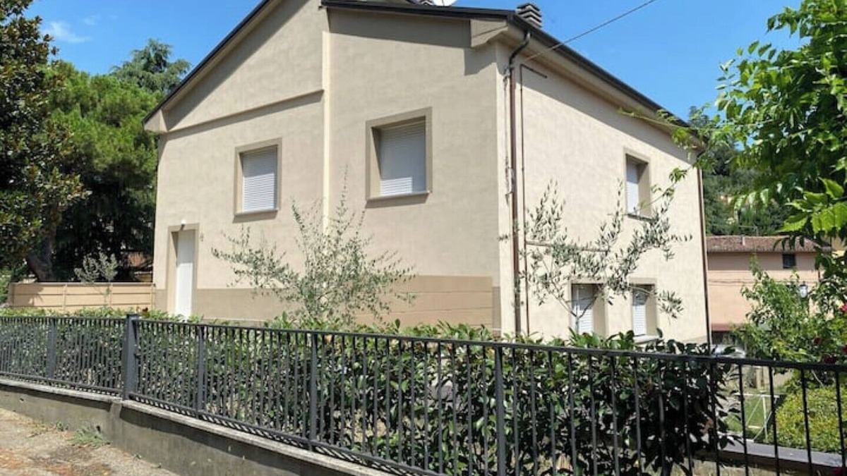 Casalfiumanese Apartment | Vrbo Property