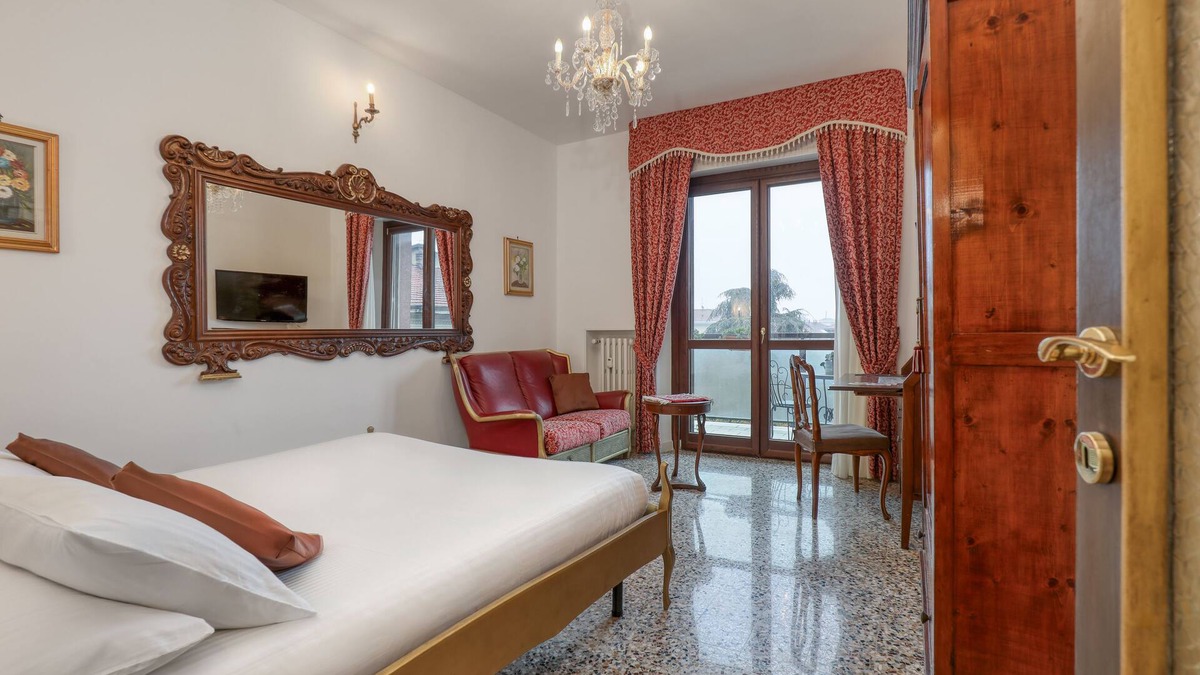 Pavia Apartment | Vrbo Property