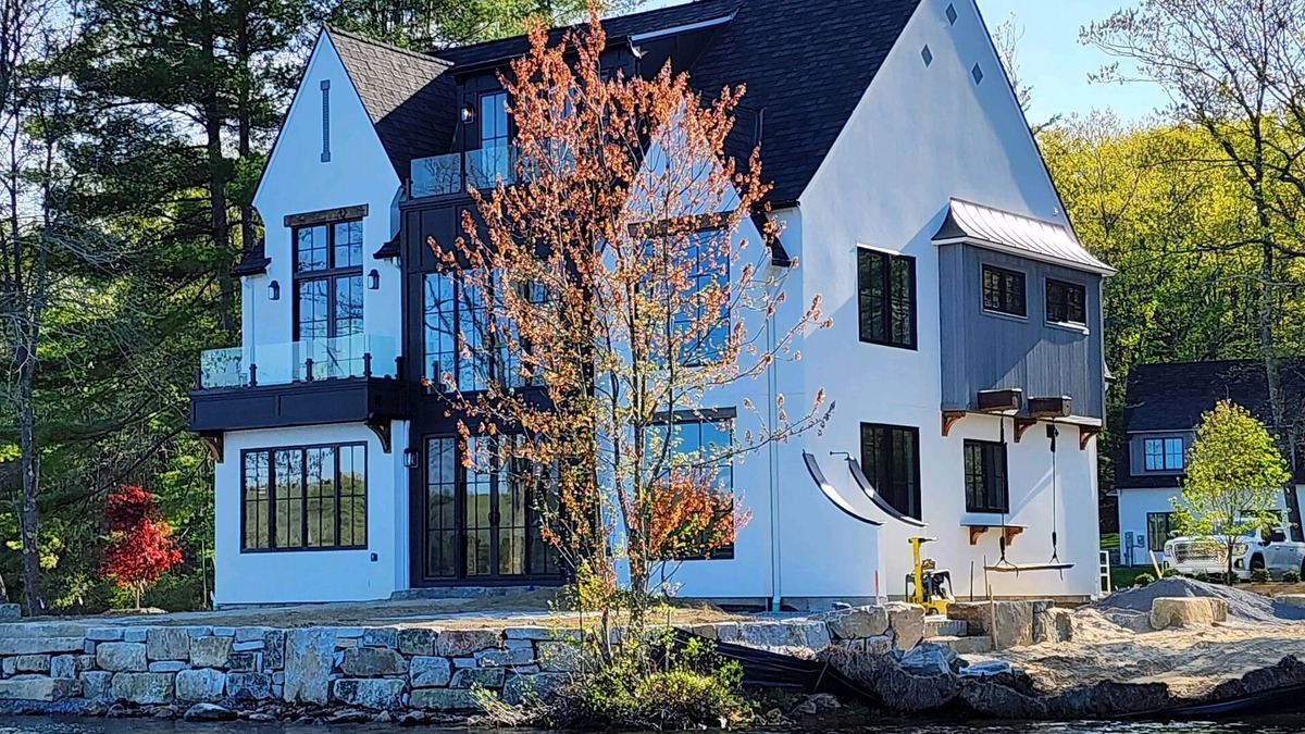 Winchendon Cottage | VRBO Top 10 - Copley's Lakefront Cottage and Guest House on its own Peninsula