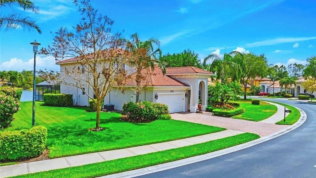 Naples House | VRBO vacation home 2392386680