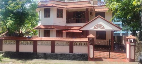 Guruvayur House | vrindhavan stays