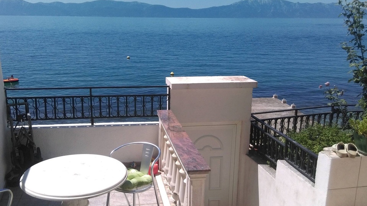 Brist Apartment | Vrisak - apartment for your vacations