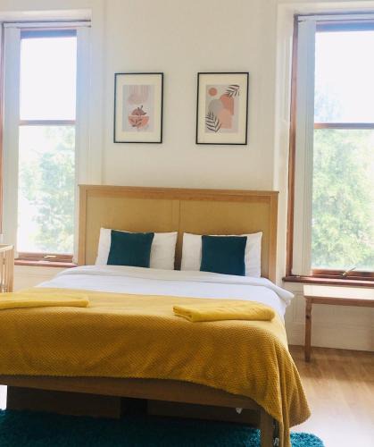 Falkirk Apartment | VS-Entire Flat-Central Scotland-Falkirk, Self-Check-in , Pet-friendly with Parking