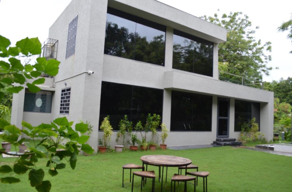 Devdholera House | VSP's Villa - Kensville Golf Living