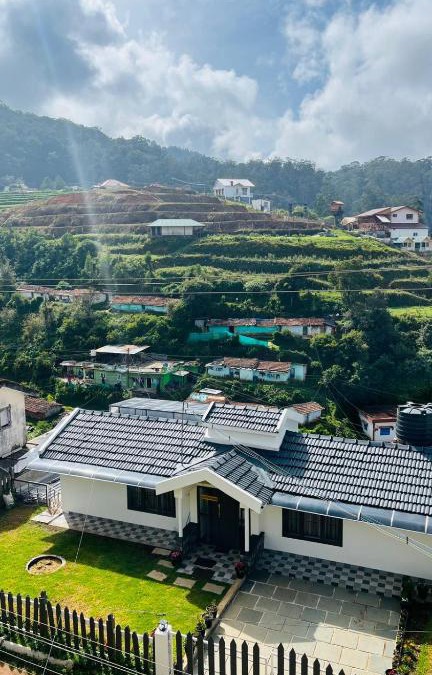 Thalayathimund Villa | Vue D'en Haut, Ooty,India