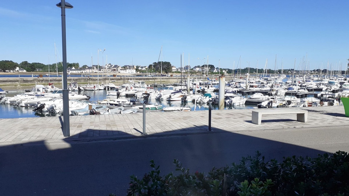 Etel Apartment | Vue Imprenable sur le Port de Plaisance