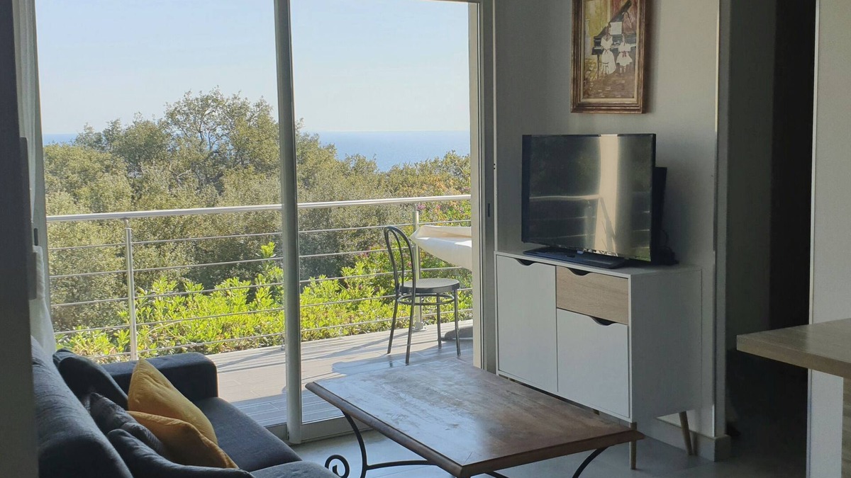 Bastia House | Vue mer et Calme Pour ce Grand rez de Jardin