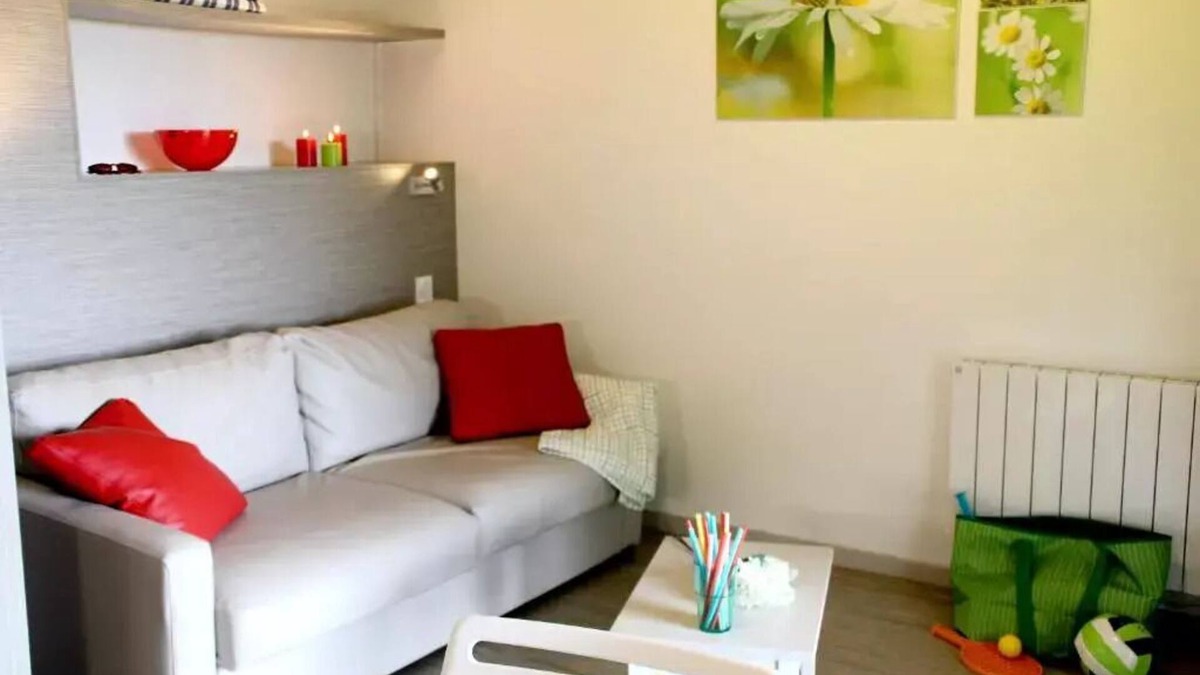 Collonges-la-Rouge Apartment | VVF Collonges-la-Rouge * - 2 Room Cottage 5 People 1 baby