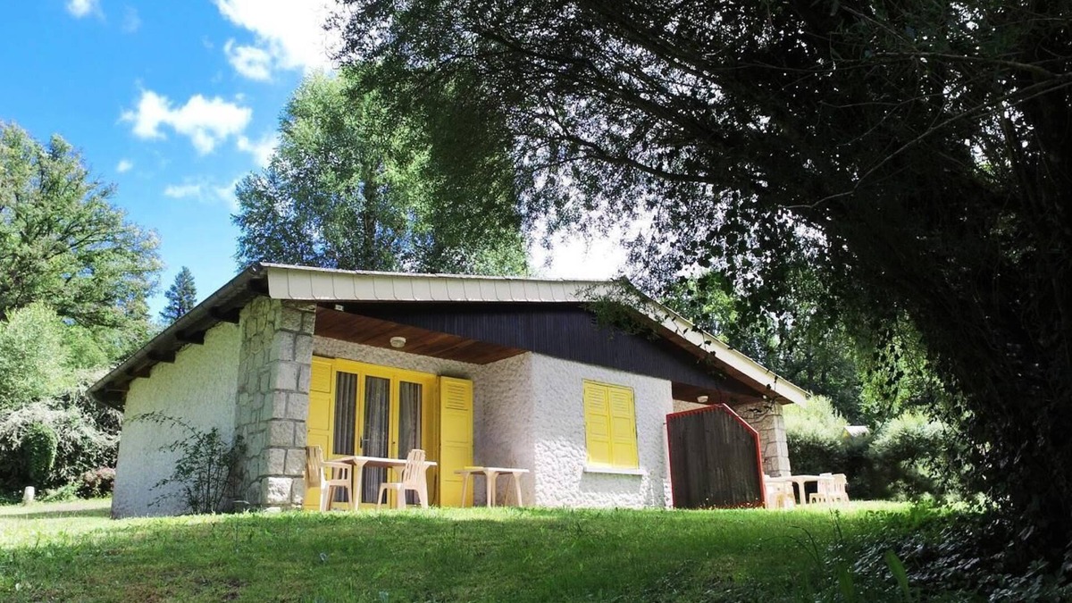 Neuvic Apartment | VVF Haute Dordogne *** - 3 Rooms 8 People 1 baby
