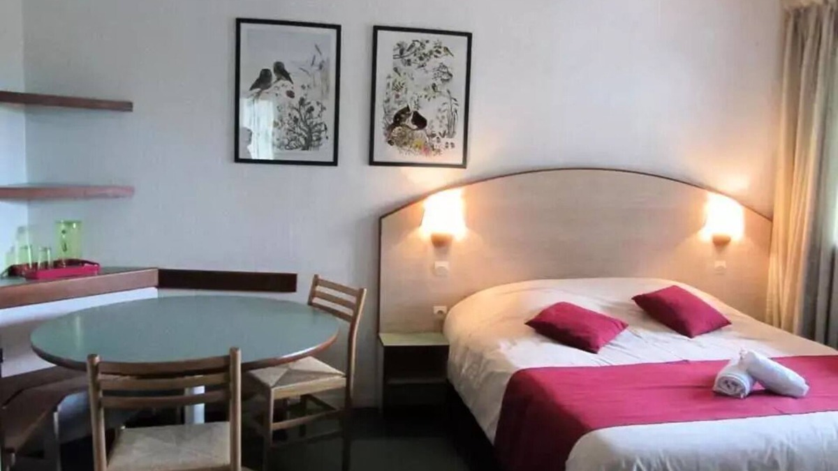 Parent Apartment | VVF Montpeyroux Auvergne - 2 Room Gite 4 People 1 baby