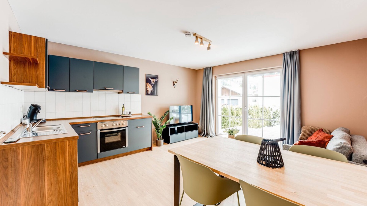 Unterjoch Apartment | VYLD: Deer pasture with terrace