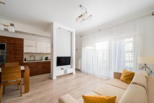 Wlochy Apartment | Włochy Fasolowa 2-Bedroom Apartment