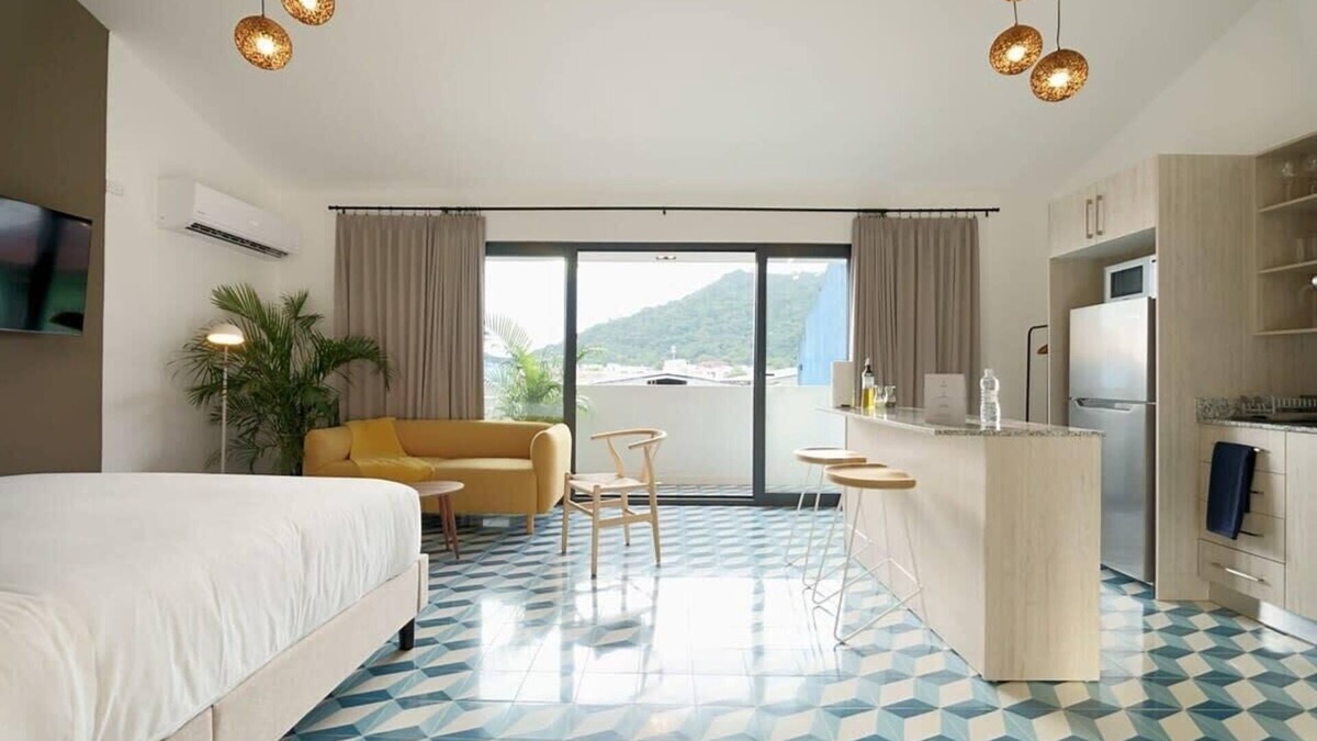 Santa Ana Apartment | w* | Magical Loft in Santa Ana