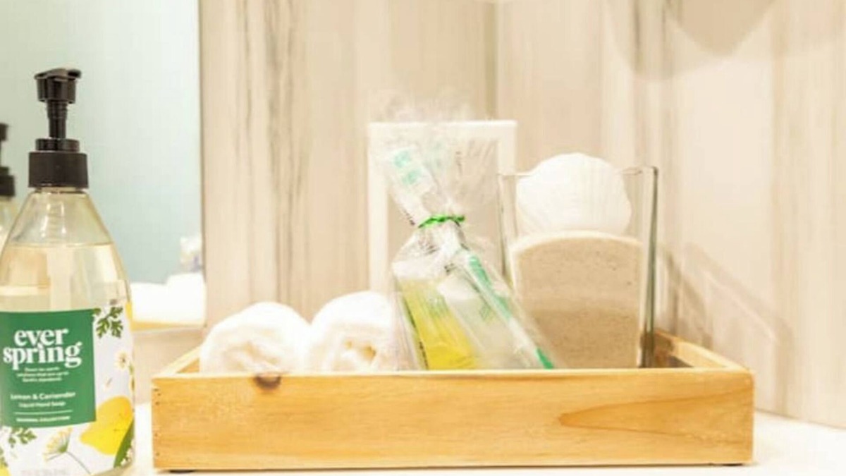 North Admiral House | W Seattle Modern Studio-Transit,AC,Close 2 Bridge!