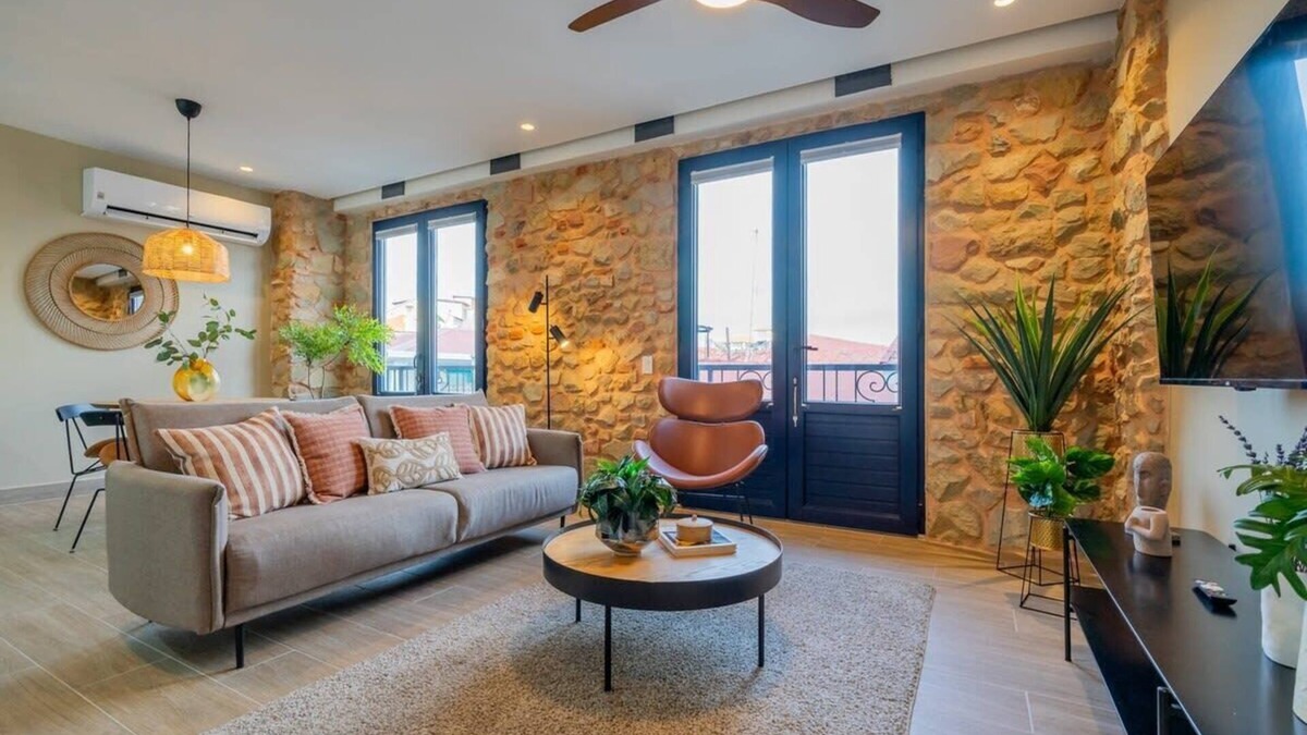 Panama City Apartment | w* | Urban 1BR in Casco Viejo