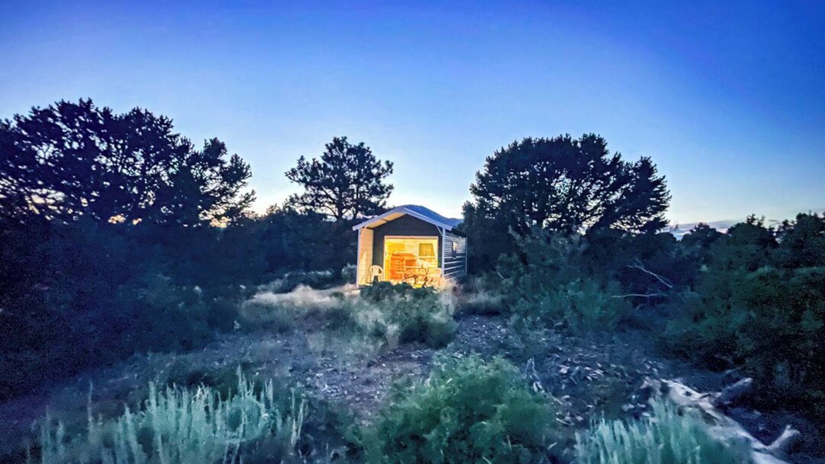 Monticello Cabin | W-W: Lupine Cabin, Tiny Home in Glamping Villa