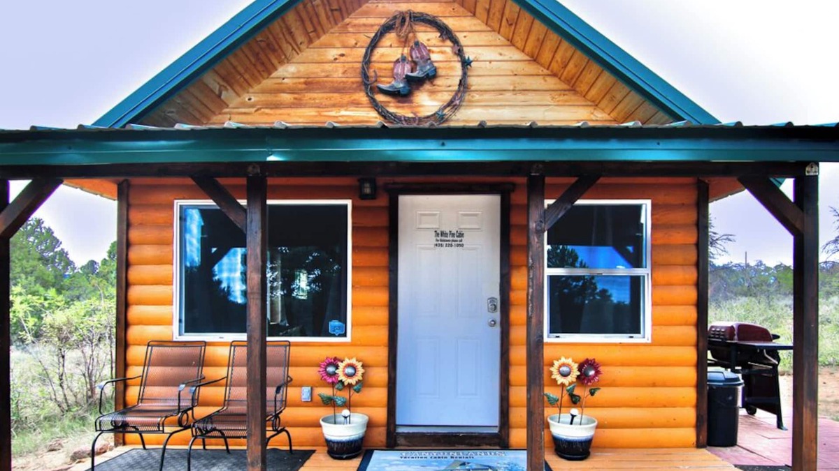 Monticello Cabin | W-W: White Pine Cabin by Canyonlands Lodging