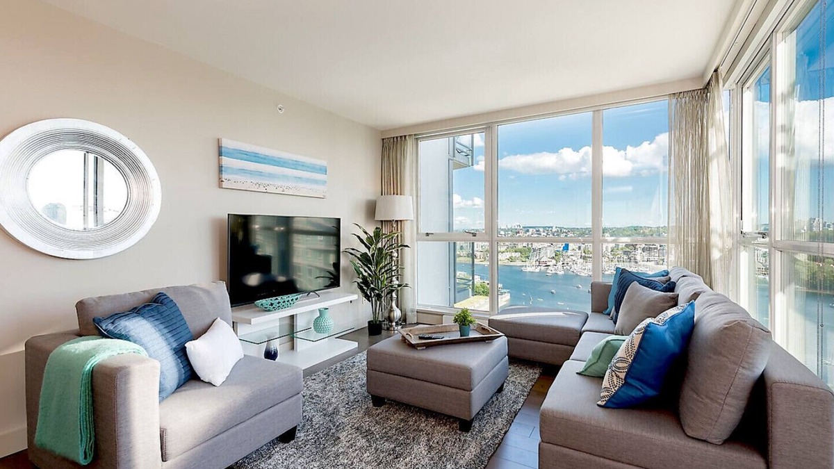 Downtown Vancouver Condo | W1 - 2 Bedroom Waterfront Condo with Vast City and Water Views