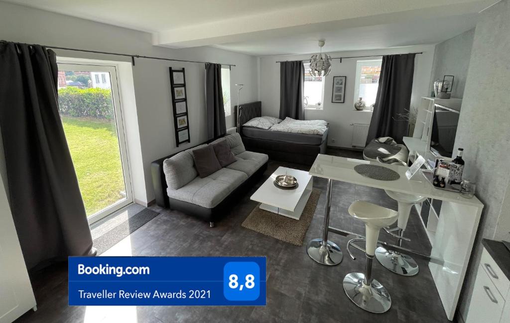 Bueckeburg Apartment | W1 - Kontaktloser 24h CHECK IN, W-LAN, Netflix, Parkplatz, Küche, Boxspring-Bett