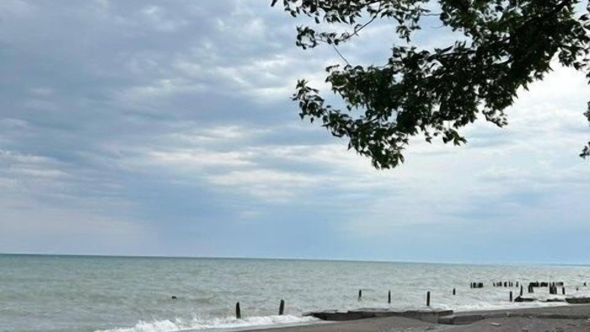 Harwich House | Water Front Erie Dream