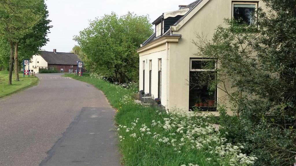 Zuilichem Bed & Breakfast | Waalzicht