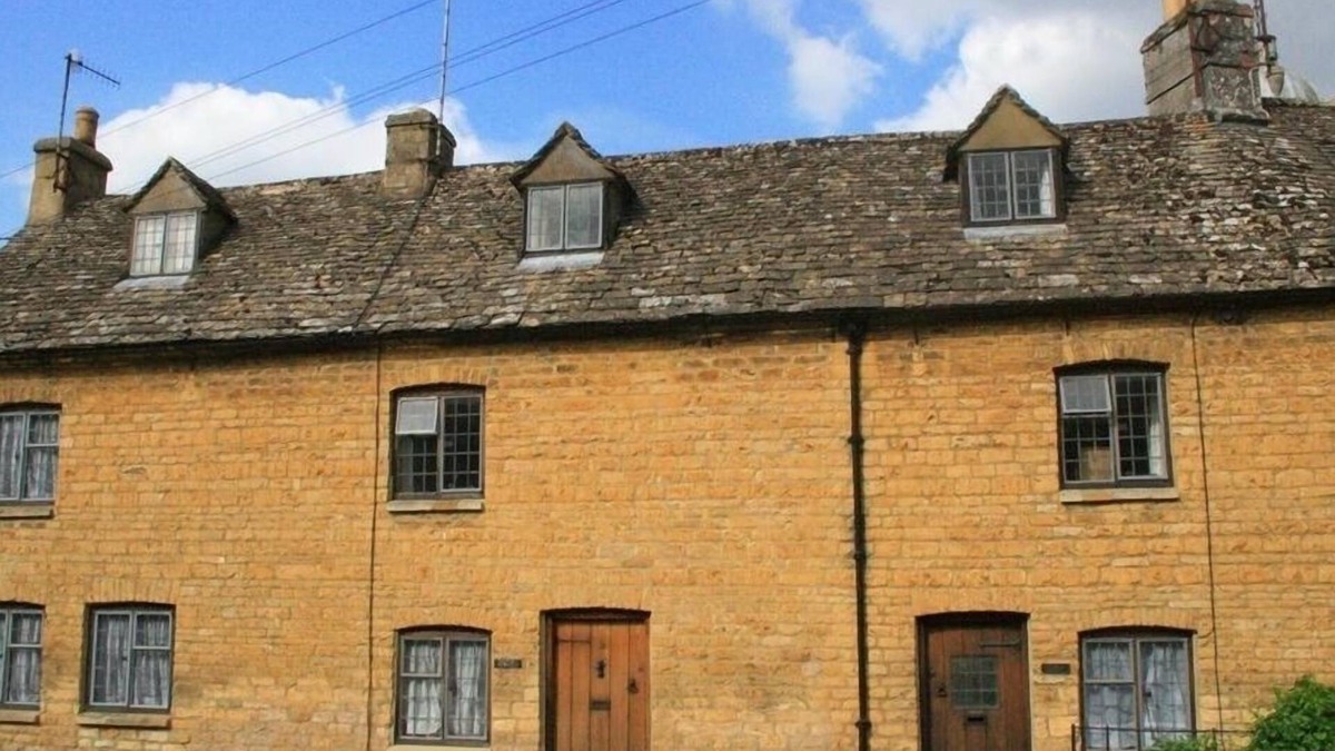 Bourton Cottage | WADHAM COTTAGE, pet friendly, with a garden in Bourton-On-The-Water