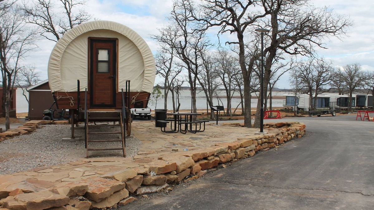 Bridgeport House | Wagon 1 - Cozy - Stylish West Wagon - Rustic Charm