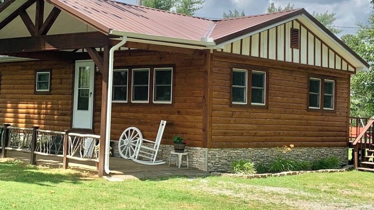Pulaski House | Wagon Wheel Retreat, Pulaski, TN 3 Bedroom home in the Country. 20% off/weekly