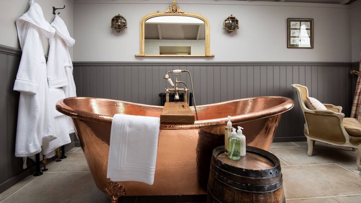 Brampton Cottage | Wagtail - A shepherd’s huts with lots of luxuries, brilliant for stargazing