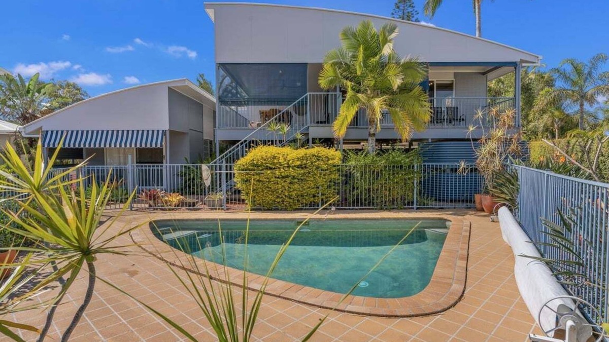 Banksia Beach House | Wagtail on Banksia Beach