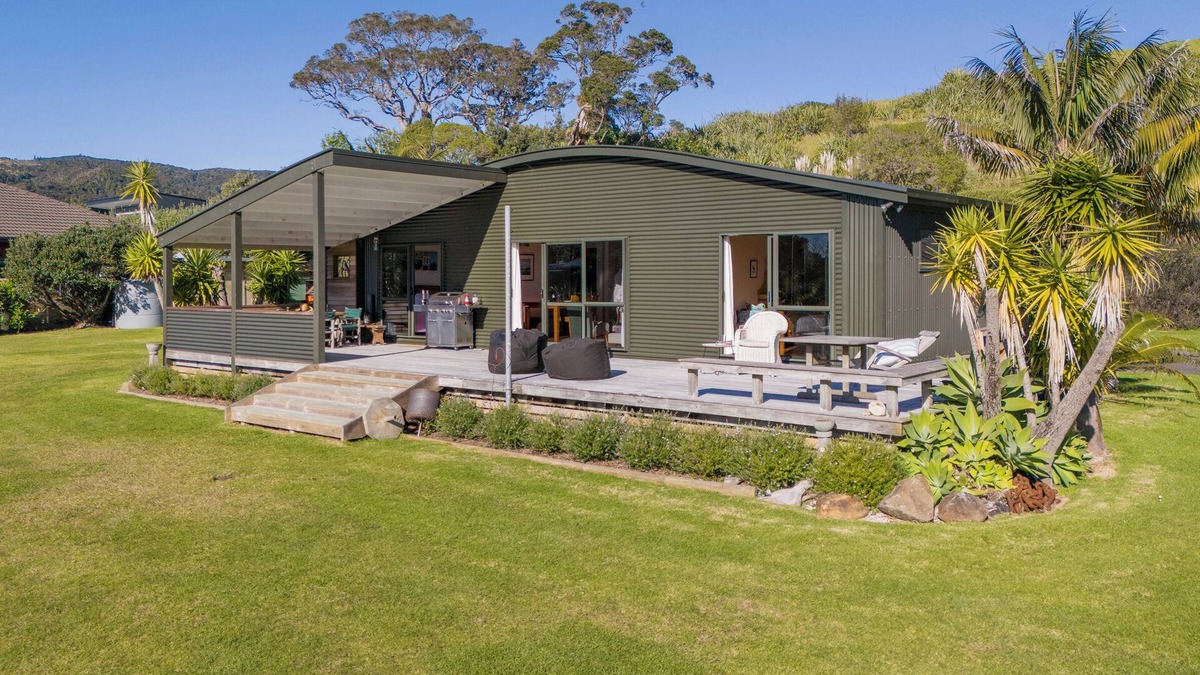 Kuaotunu House | Wai Whare - Kūaotunu Holiday Home