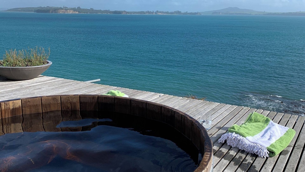 Oneroa Villa | Waiheke Island Coastal Retreat