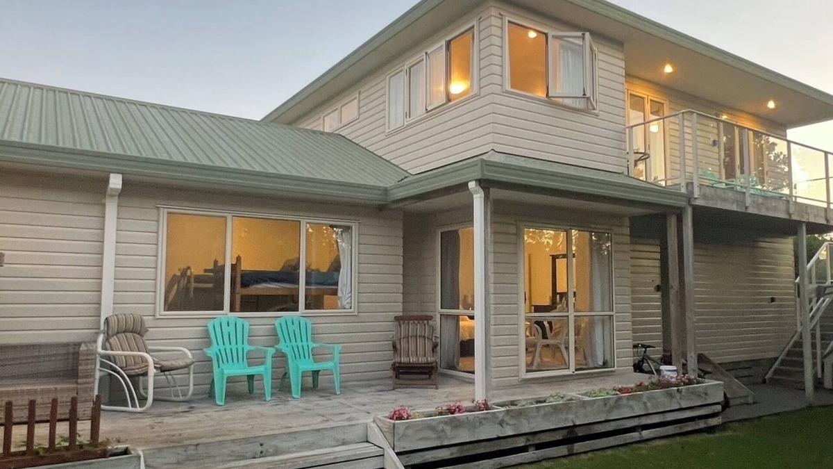 Bowentown House | #Waihi Beach Hive❤️300m to Beach❤️Huge Family Bach 🐶Pet Friendly