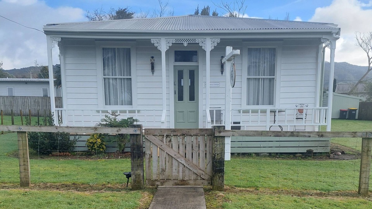 Waihi Cottage | Waihi Cottage Entertainment