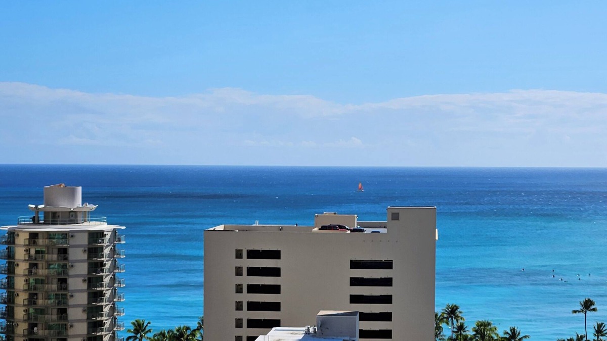 Waikiki Apartment | Waikiki 3-bed, Ocean View, Central A/C, Free Parking, 1 Block to Waikiki Beach