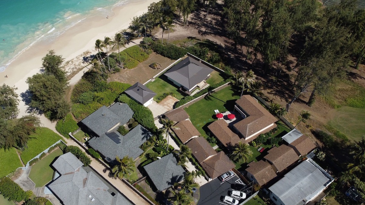 Waimanalo Beach Cottage | Waimānalo Beach Cottages 2 min walk to the beach!