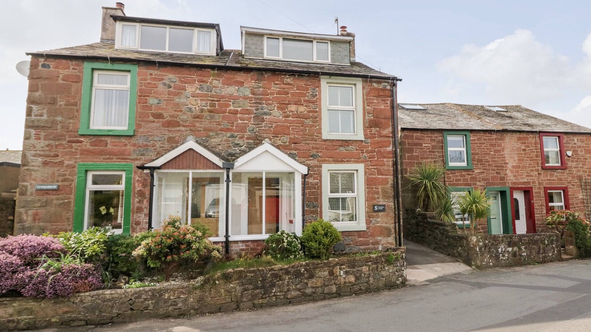 Gosforth Cottage | WAINWRIGHT COTTAGE, family friendly, with open fire in Gosforth