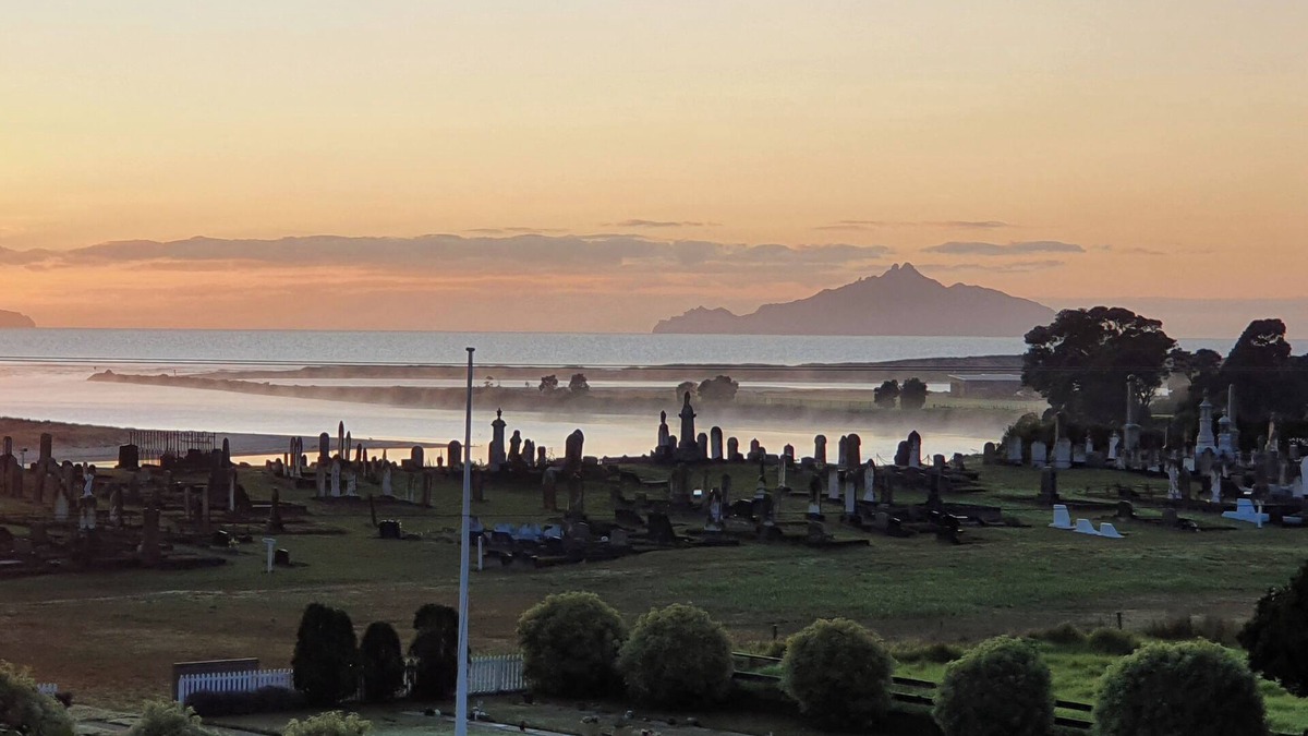 Waipu House | Waipu River View, Family friendly & close to beach.
