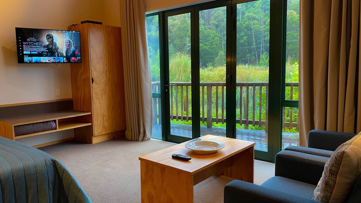 Te Kuiti Hotel | Waitomo Lodge