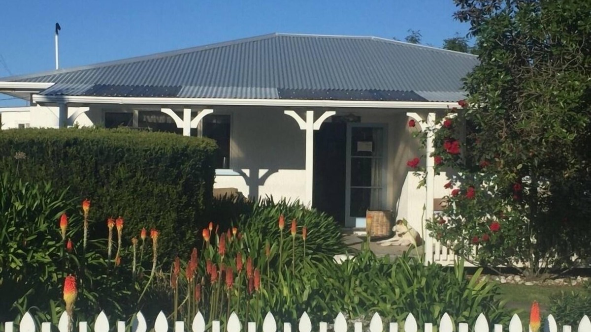 South Bay House | Wakatu (wait a while) Cottage
