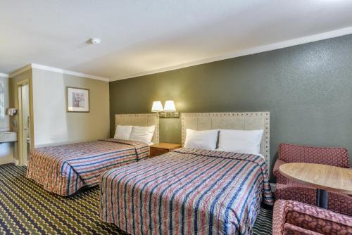East Raleigh Hotel | Wake Inn