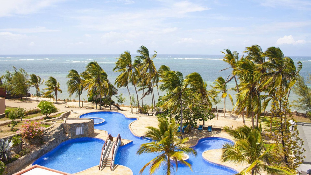 Bamburi Apartment | Wake up to the Ocean Breeze ushering you to a new day