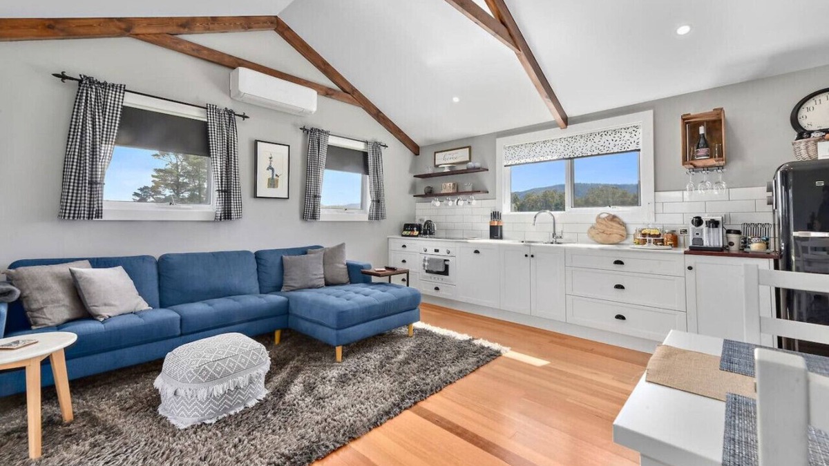Mole Creek House | Wakefields - an enchanting mountain view cottage