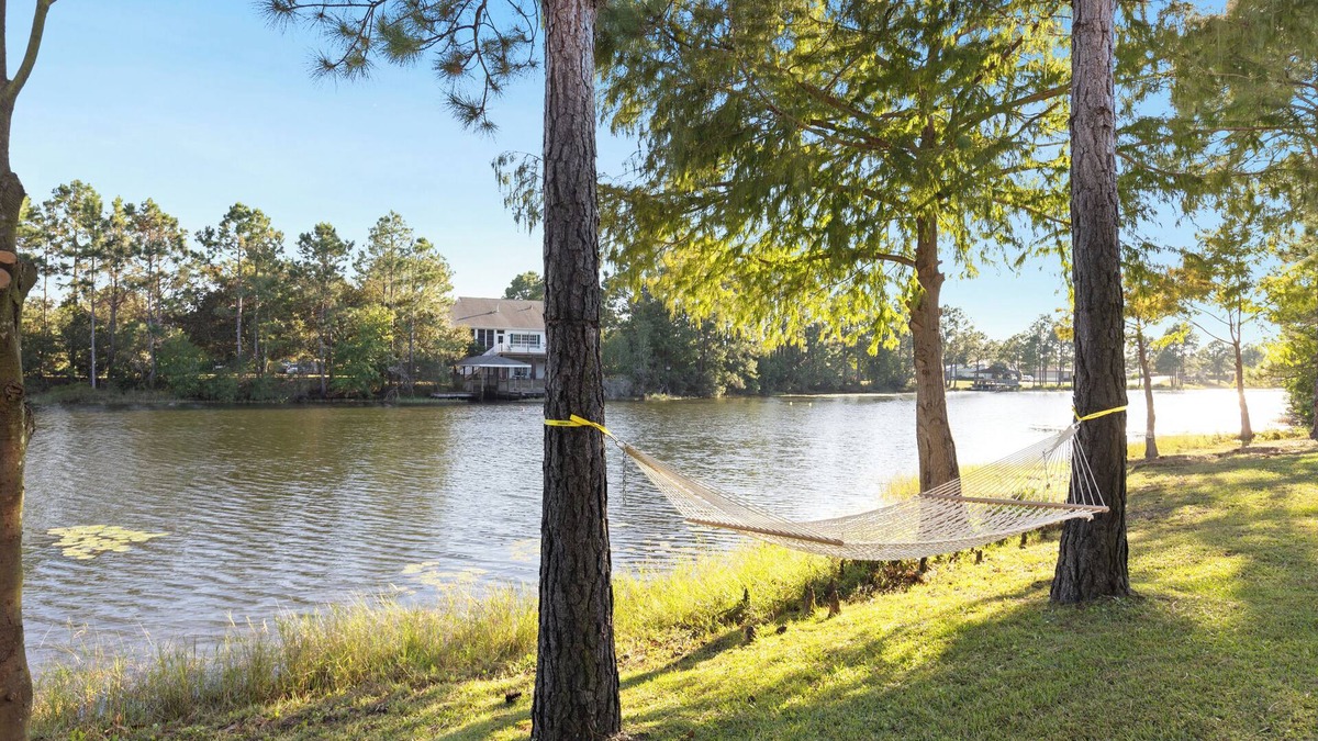 Dune Allen Beach House | Wakes&Waves Lakeside peace near the beaches of 30a. Upstairs