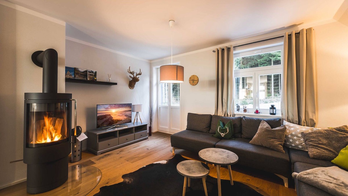 Baerenburg Apartment | Waldfrieden - maple avenue