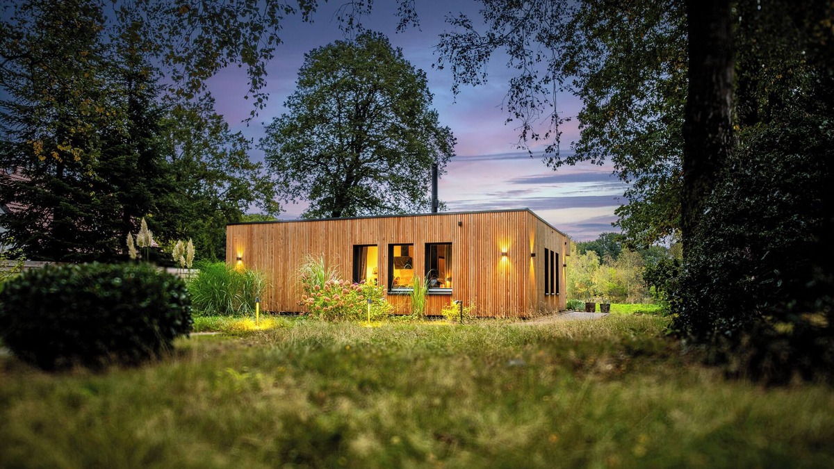 Uelsen House | "Waldhaus an der Wiese" with fantastic views + wallbox + sauna + stove